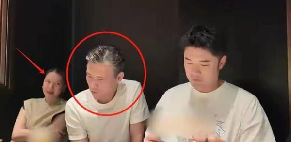 掌乐策略 李乃文藏20年初恋曝光！才女老婆样样精通，真不输大牌女星